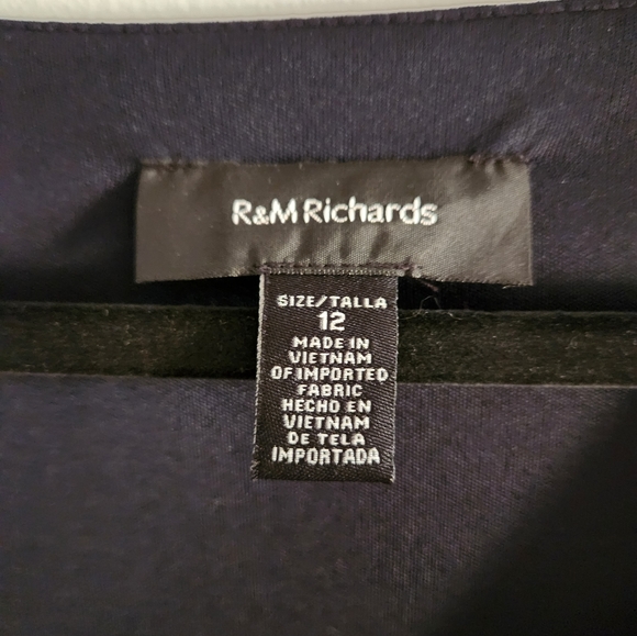 EUC RM Richard's Black Roushing Dress w/ Oval Brooch.  Vintage looking.  Size 12 - Picture 3 of 5